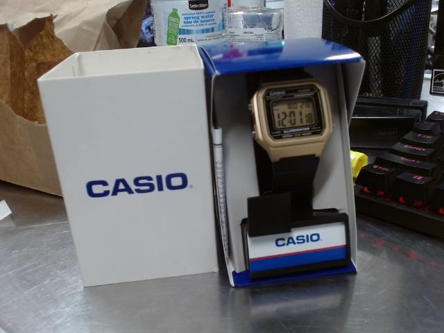 Montre digital +box