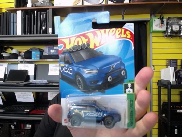 Hotwheels volvo xc40 recharge