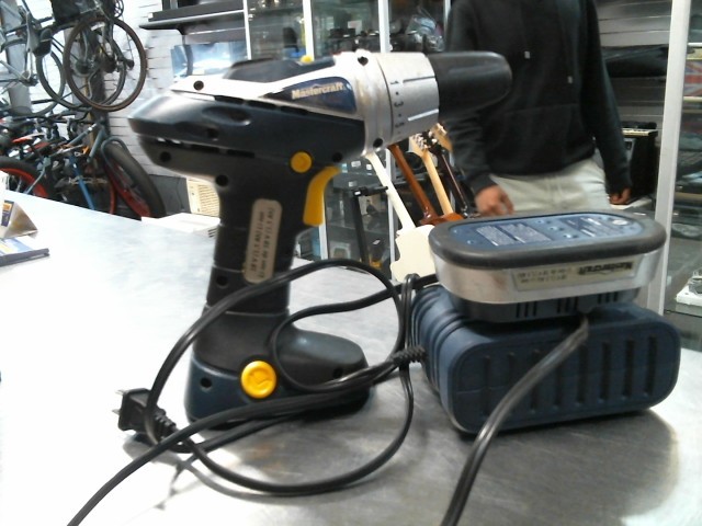Perceuse compact sans fil 18v
