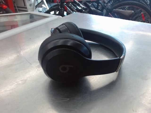 Ecouteur sans fil beats solo 4