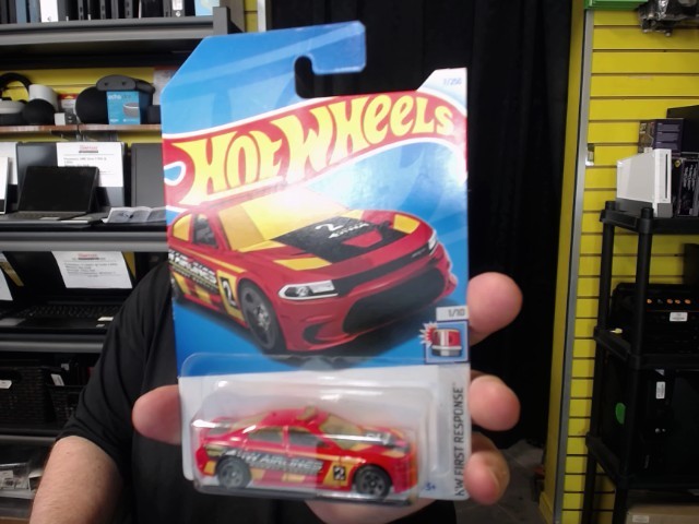 Hotwheels  15 dodge charger srt