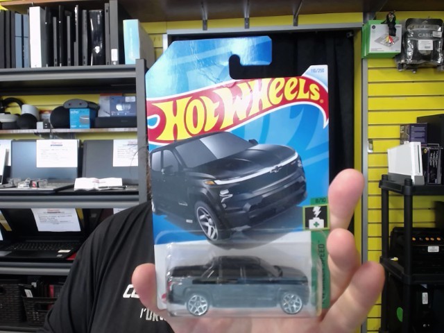 Hotwheels silverado ev rst