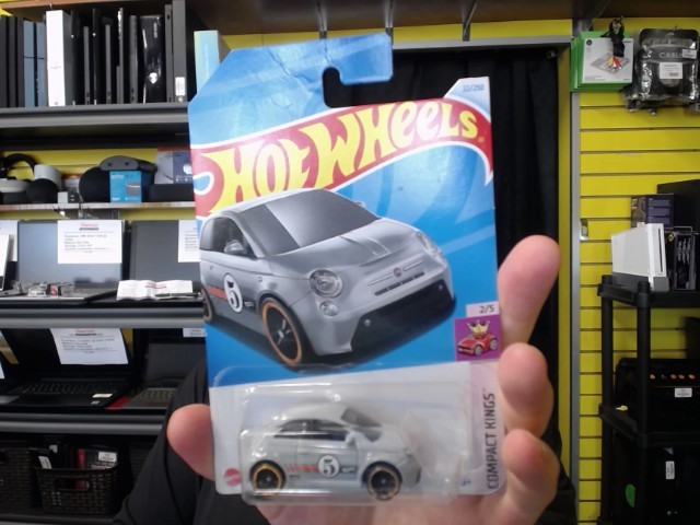Hotwheels fiat 500e