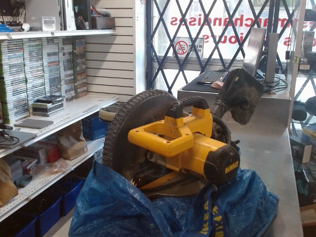 Scie a onglet dewalt