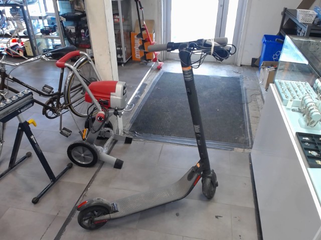 Scooter electric+chargeur