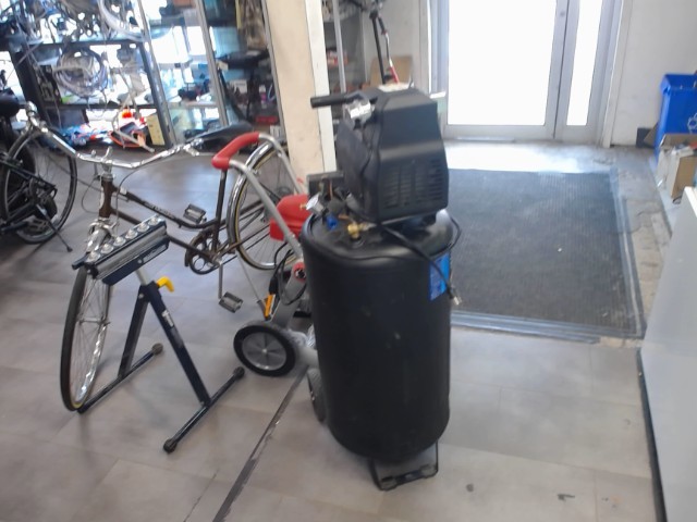 26 gallon air compressor