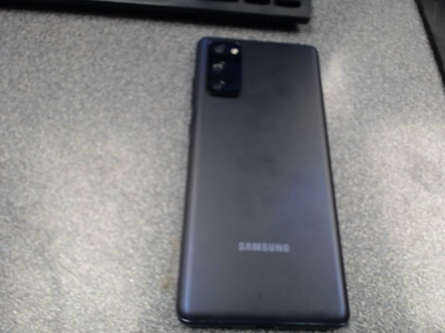 Telephone samsung s20 dans sa boite
