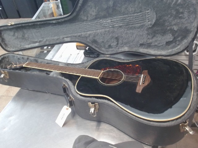 Guitare acoustic + case dur