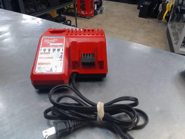 Chargeur batterie pour drill