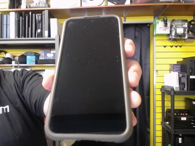 Cellulaire 128go pas chargeur + case