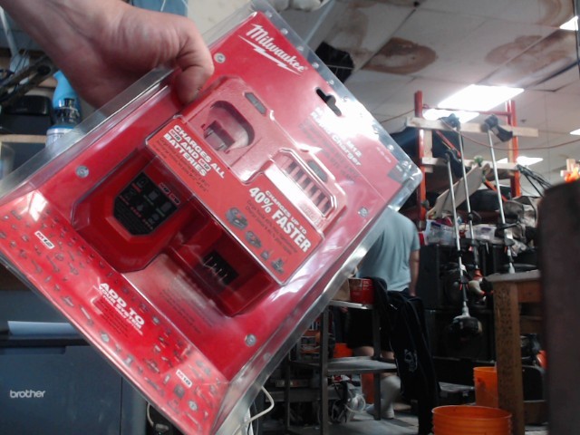 Charger mn12 m18