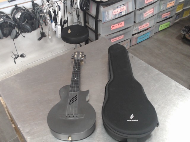 Ukulele+case mou