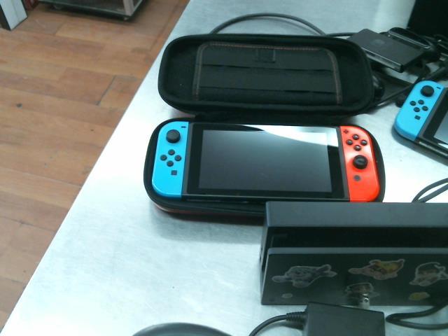 Console switch + dock + fils manque hdmi
