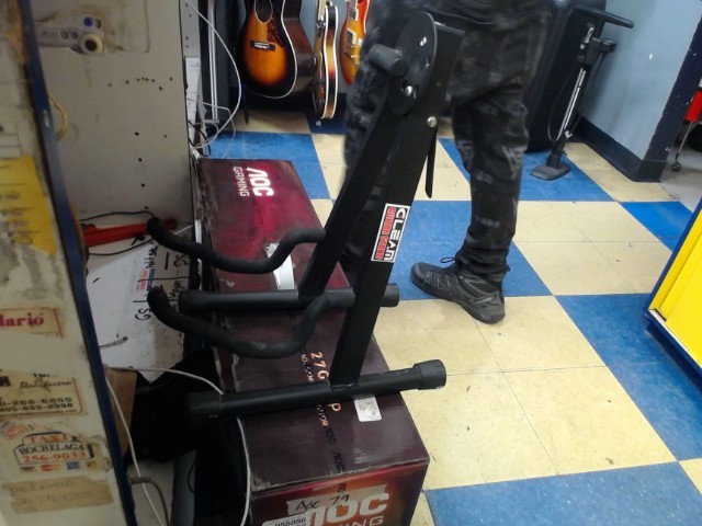 Guitar stand