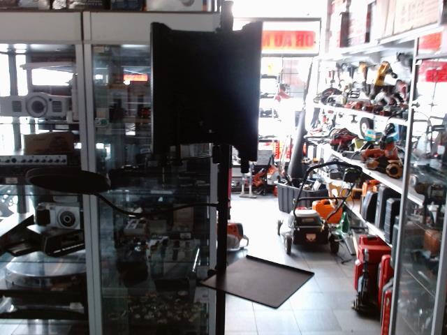 Micro avec stand et case de studio