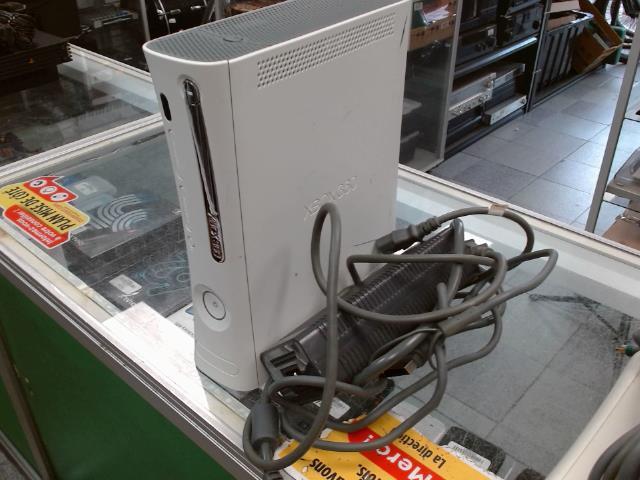 Xbox 360 sans manette avec fil