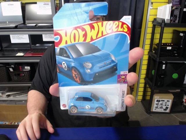 Hotwheels fiat 500e
