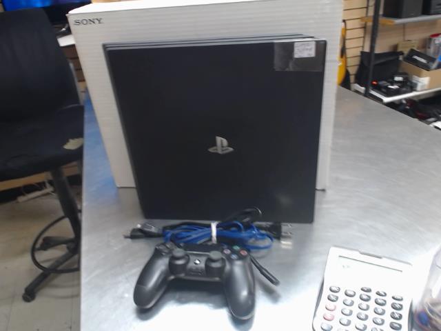 Playstion 4 pro + manette + fils