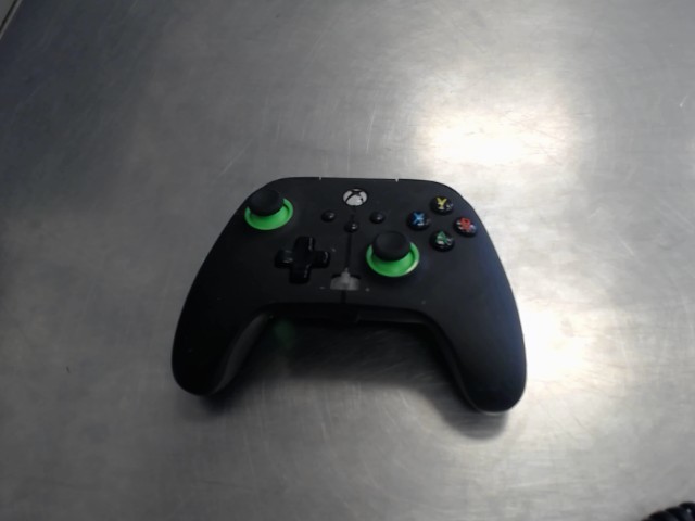Manette xbox one a fils