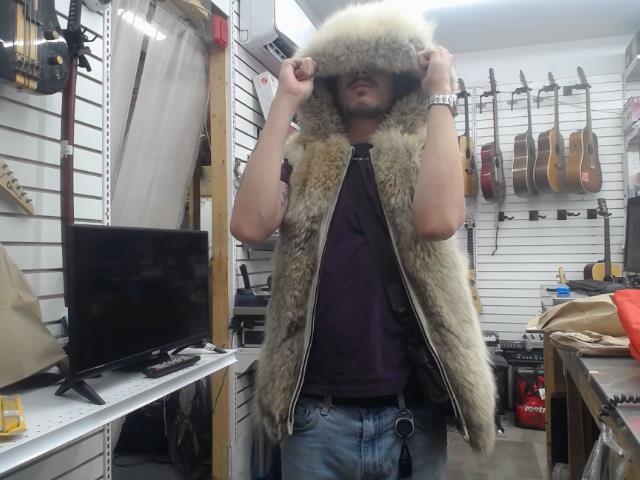 Manteau fourrure brosseau et brassard