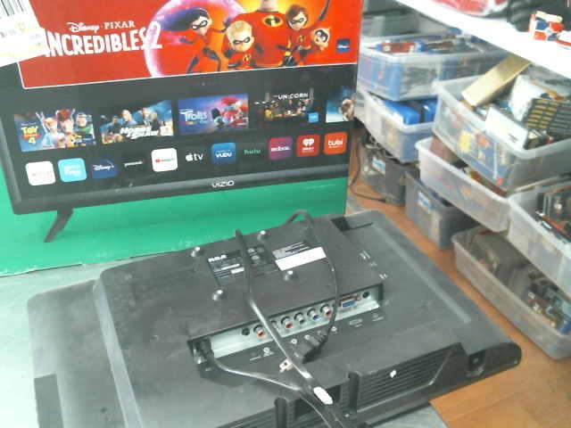 Television avec manette 19 pouces