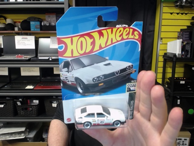 Hotwheels alfa romeo gtv6 3.0