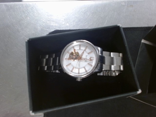 Stainless steel watch rose gold