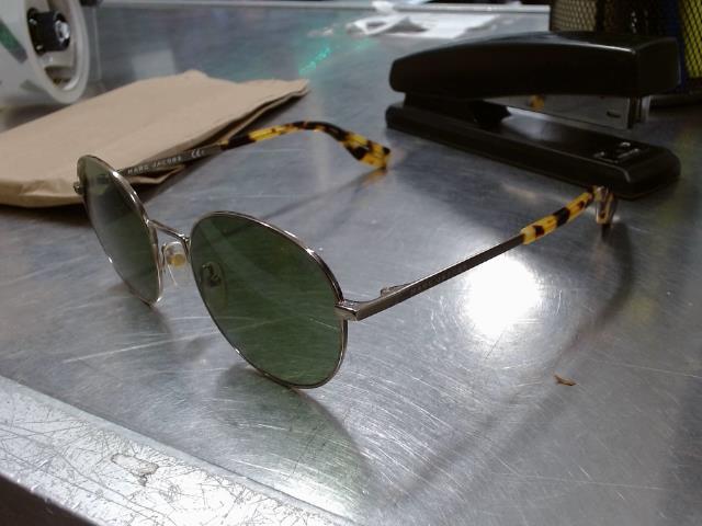 Lunettes de soleils lentilles vertes