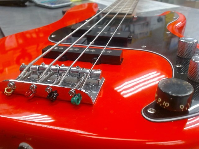 Bass rouge 4 corde