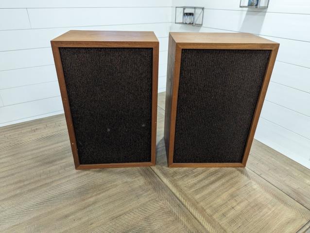 Paire de stereo speaker en bois