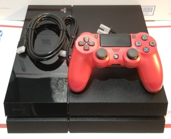 Playstation 4 500gb av 1x man