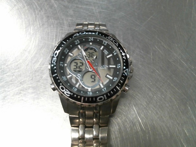 Montre a quartz en alluminium
