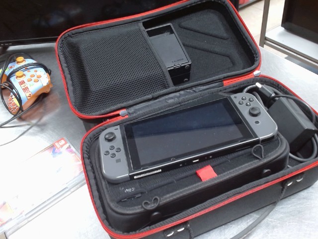 Nintendo switch + charger