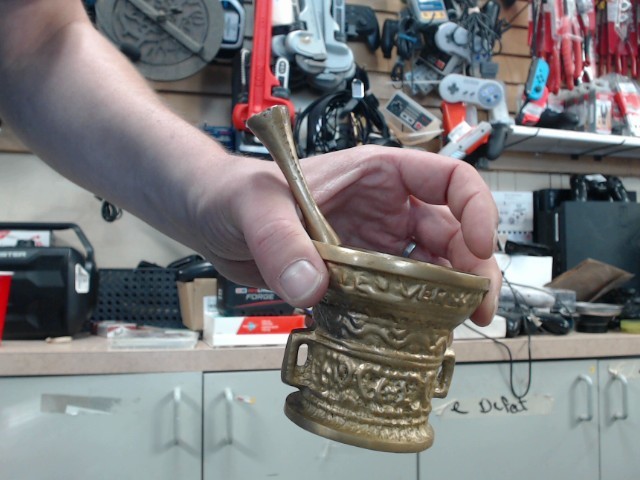 Pilon mortier en brass
