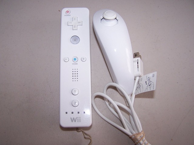 Wii mote + nun-chuck