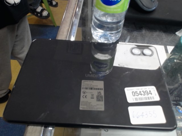 Tablette avec chargeur