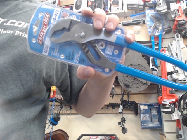 Pliers v-jaw