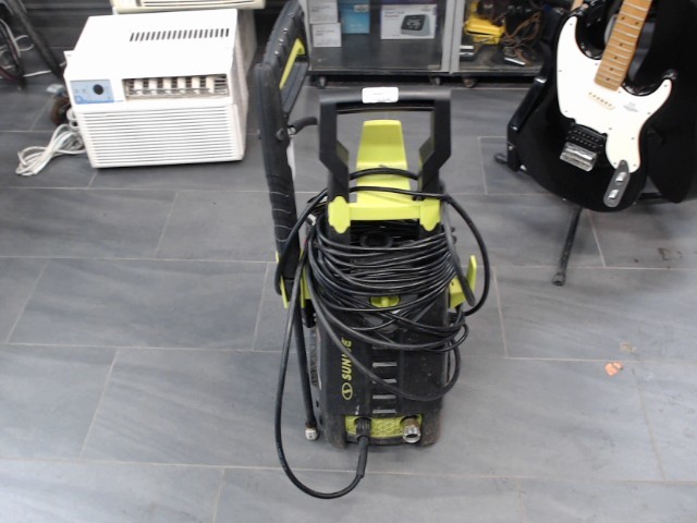 Machine a eau a pression
