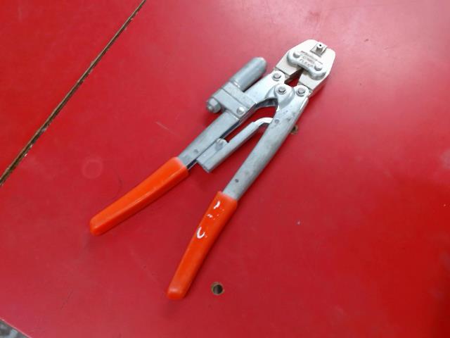Pince electricien pas d'acc