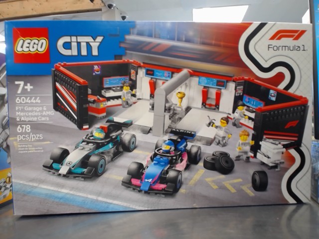 Lego city f1 garage& mercedes