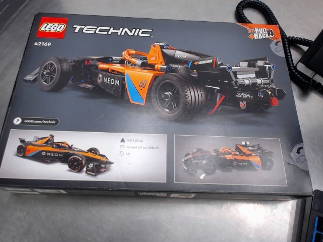 Lego technic neom mclaren formula
