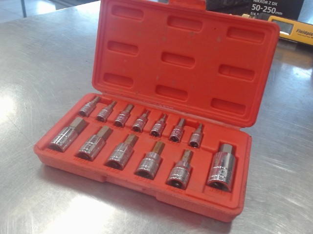 Kit de douille case rouge 15 mce