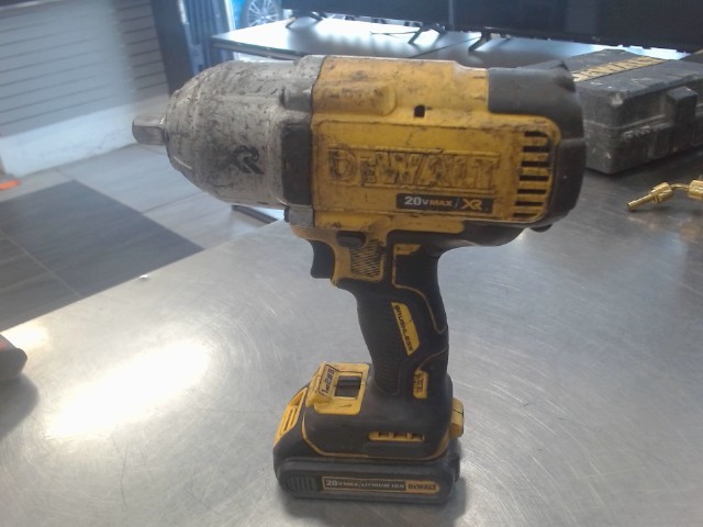 Hammer drill 20v max xr+bat no charge