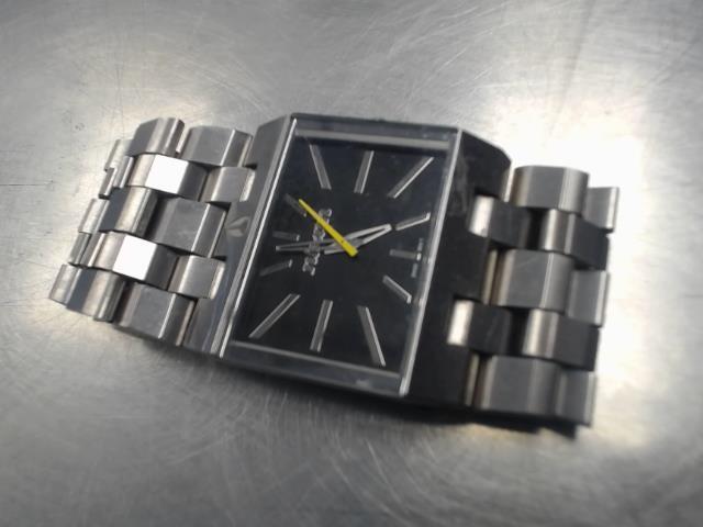 Montre nixon  30mm