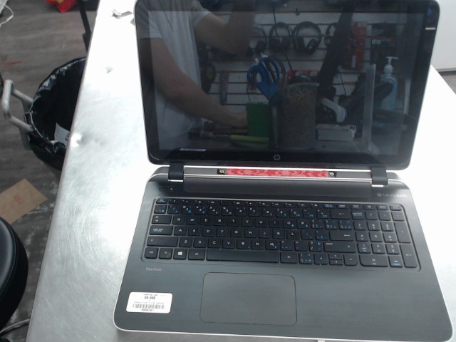 Portable hp avec fils pret confiance
