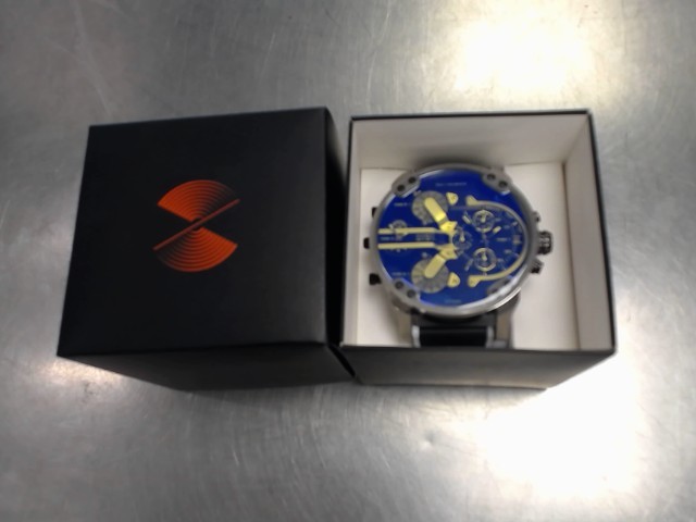 Montre homme diesel dans boite neuve