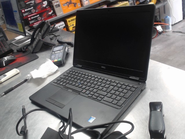 Ordi portable dell avec chargeur