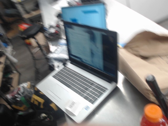 Laptop hp avec chargeur