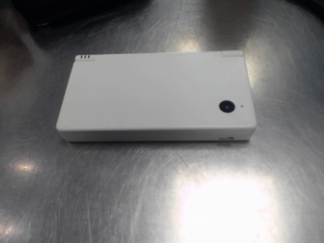Nintendo dsi blanche dans case