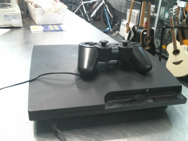 Ps3 slim avec acc